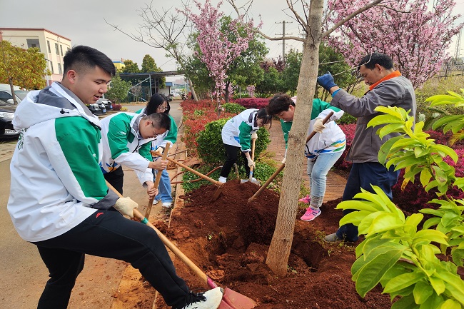 1710382699663470.jpg ef68b76e0c5089052321d998a3953cb8.jpg