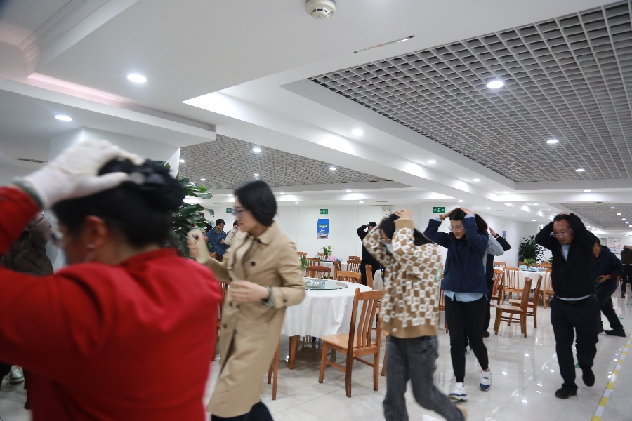 1743573423571975.jpg 紧急疏散.jpg